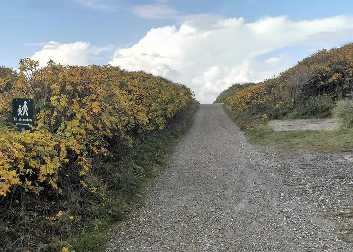 6 Person In Henne-by Traum